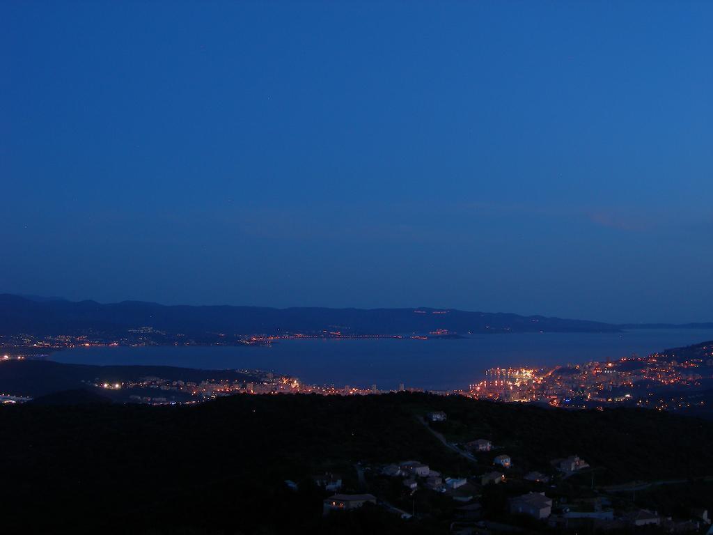 Gites Sassone, Vue Panoramique Sur Ajaccio Et La Mer Alata Bilik gambar