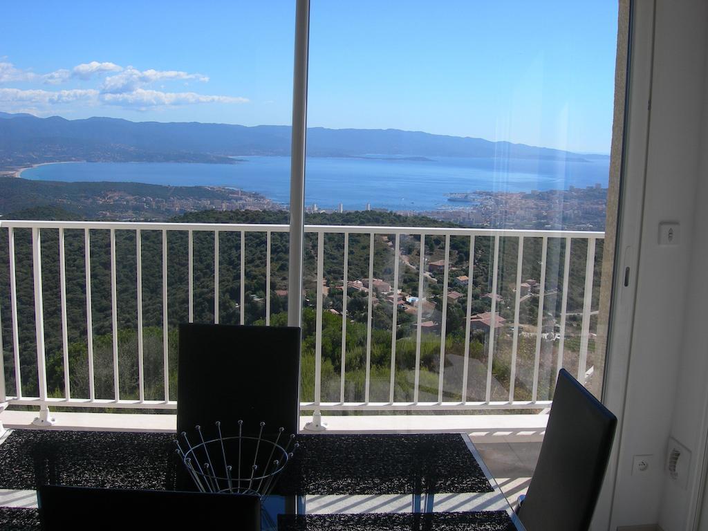 Gites Sassone, Vue Panoramique Sur Ajaccio Et La Mer Alata Bilik gambar